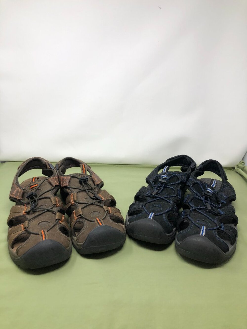 G.H Bass Co Size 10 Mens Leather Athletic Sandal, Gently Used, Velcro strap